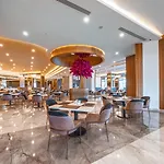Lago Hotel Resort 5*