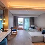 Lago Hotel Resort Side