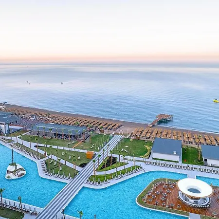 Lago Hotel 5*