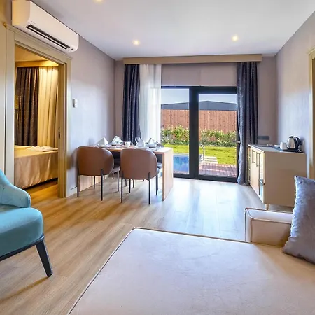 리조트 Lago Hotel 5*