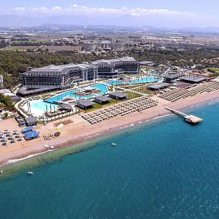 Station touristique Lago Hotel 5*