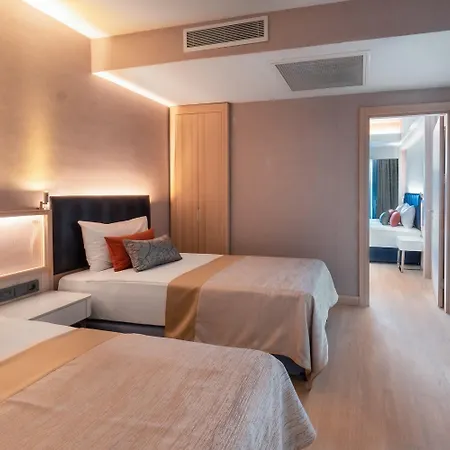 Lago Hotel 5* Sidé
