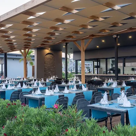 Resort Lago Hotel Side