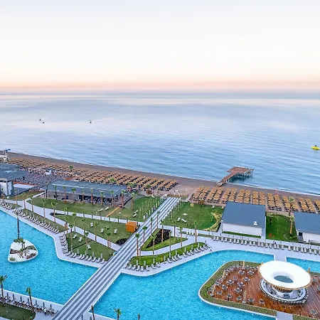 Lago Hotel 5*